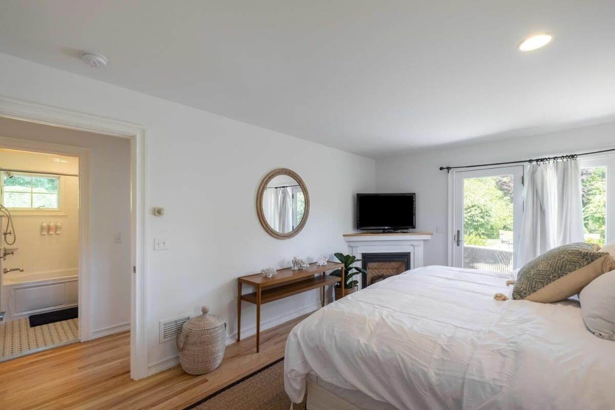 Heated Pool, Driftwood Cottage By Rovetravel East Hampton Exterior photo